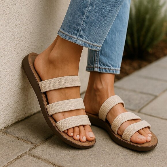 Maui Island Women’s Slip On Sandals Ivory 3 Strap Comfort Size 10M - Picture 3 of 8